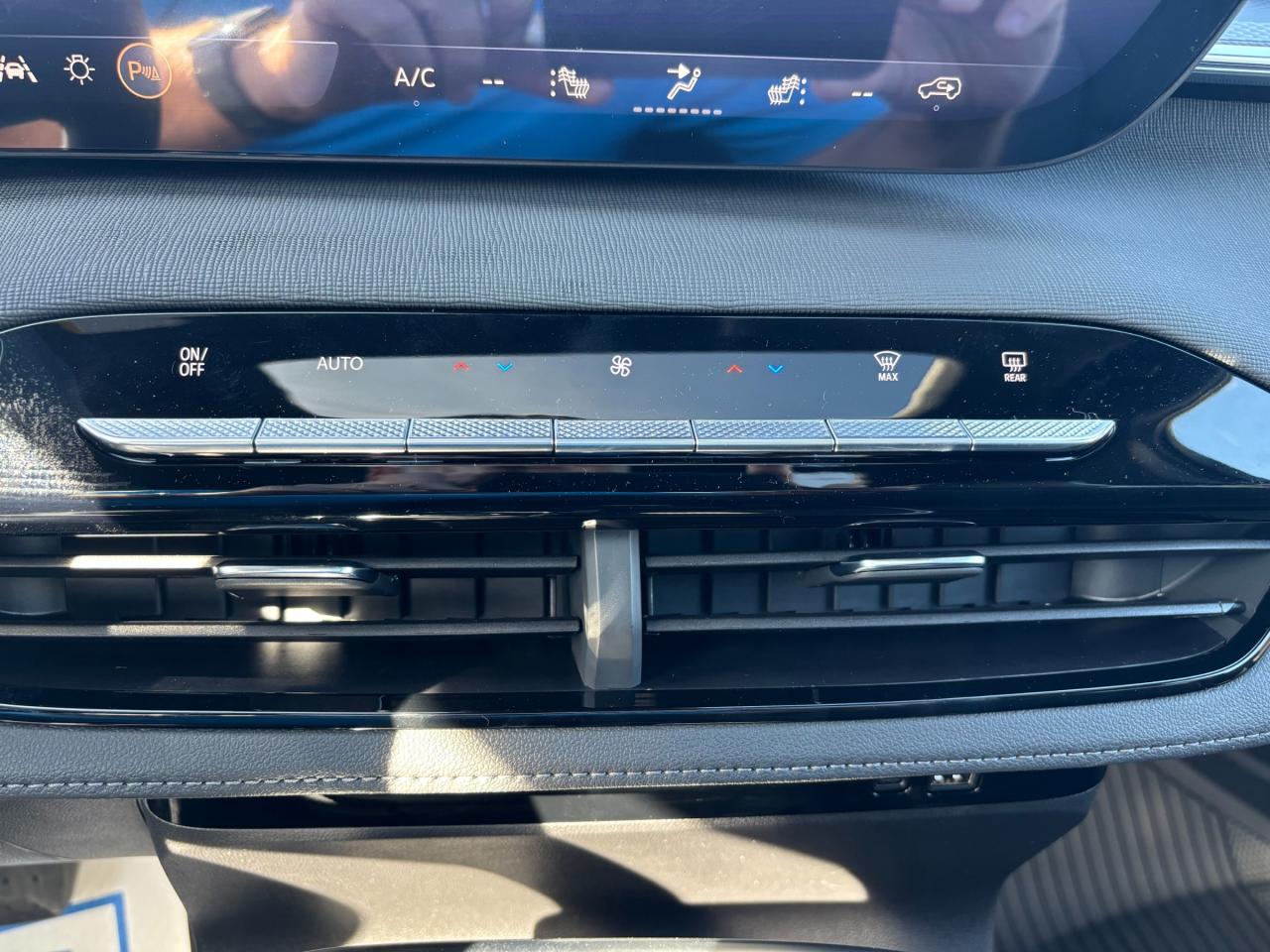 2026 Buick Enclave Sport Touring 2026 Buick Enclave ST Photo