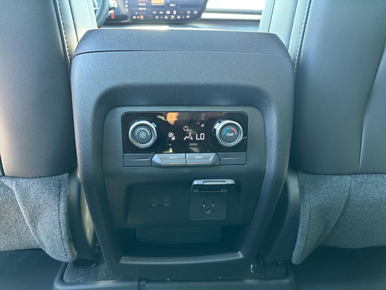 2026 Buick Enclave Sport Touring 2026 Buick Enclave ST Photo