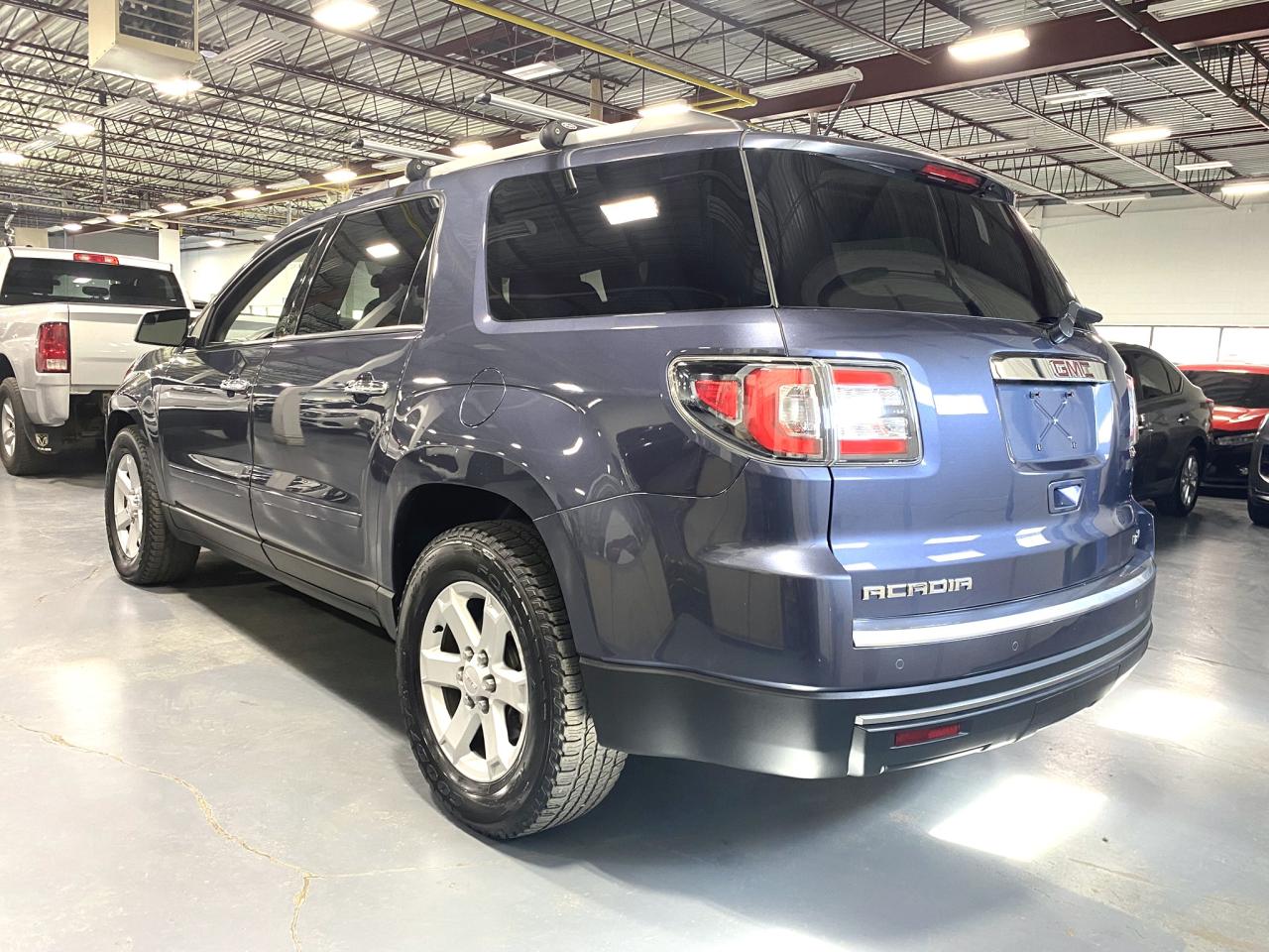 2014 GMC Acadia AWD SLE2- 7 PASS- CLEAN CARFAX Photo2