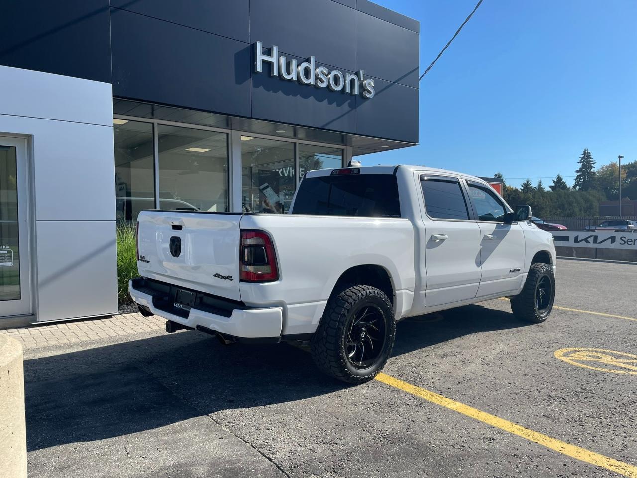 2024 RAM 1500 Sport One Owner | Night Edition | Leather | Navigation | 20" Fuel Rims Photo4