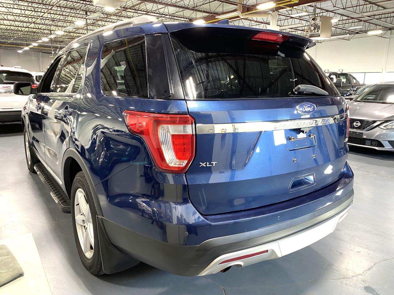 2017 Ford Explorer XLT - Photo #3