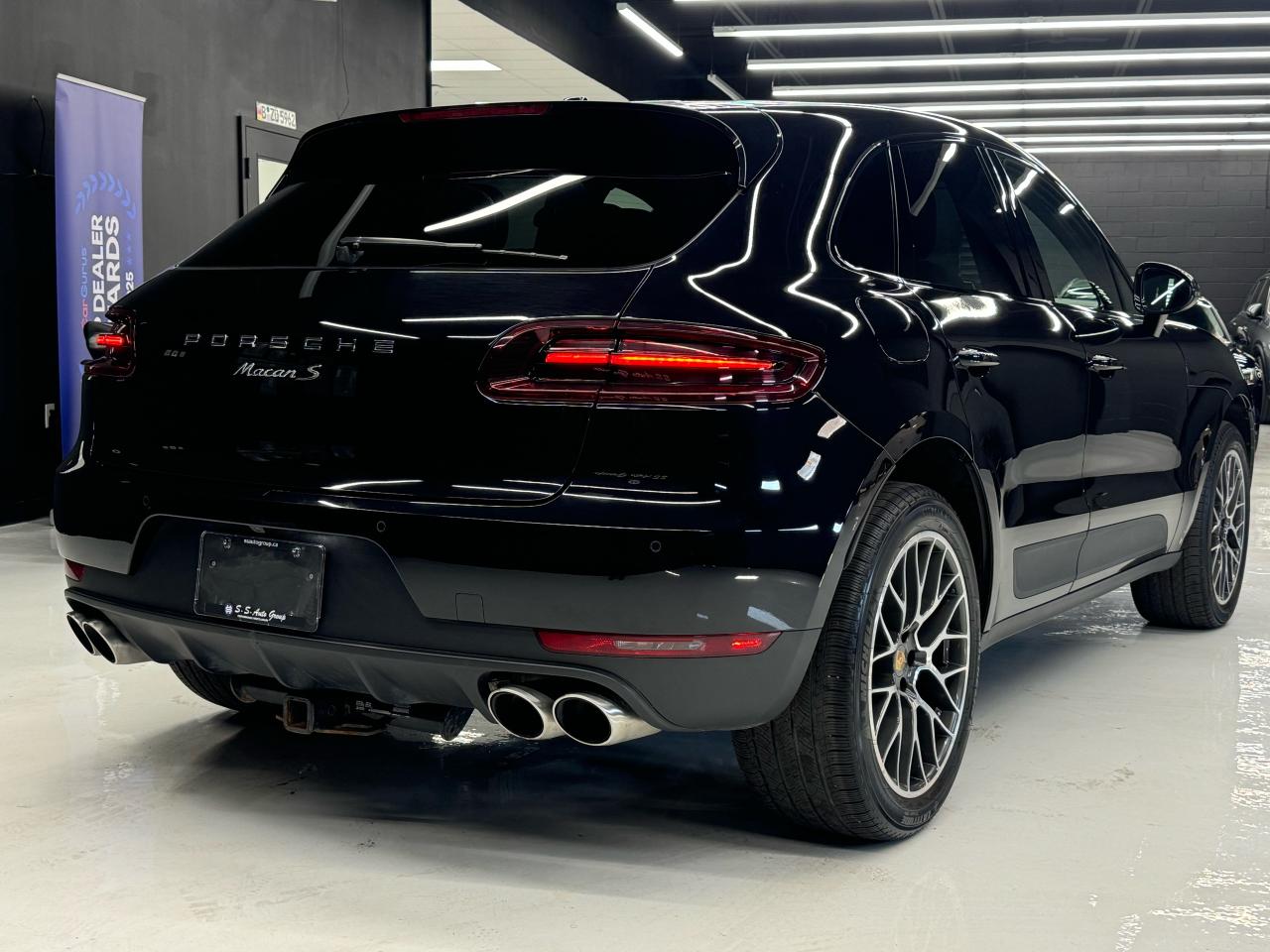 2017 Porsche Macan S|V6|NAV|BACKUP|BSM|LKA|PANO|BOSE SOUND| - Photo #4