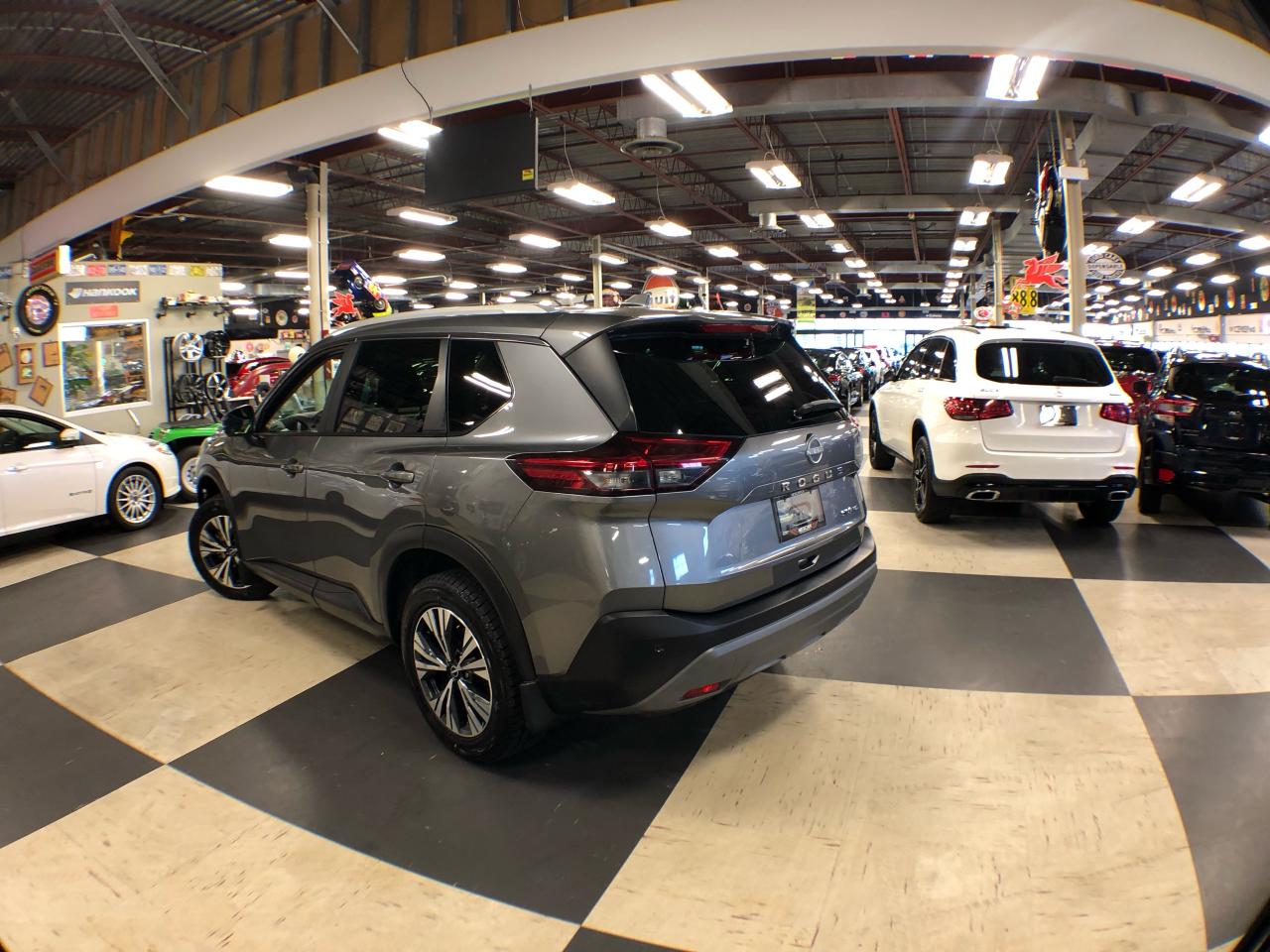 2023 Nissan Rogue SV AWD P/SUROOF B/SPOT L/ASSIST P/TRUNK CAMERA Photo4