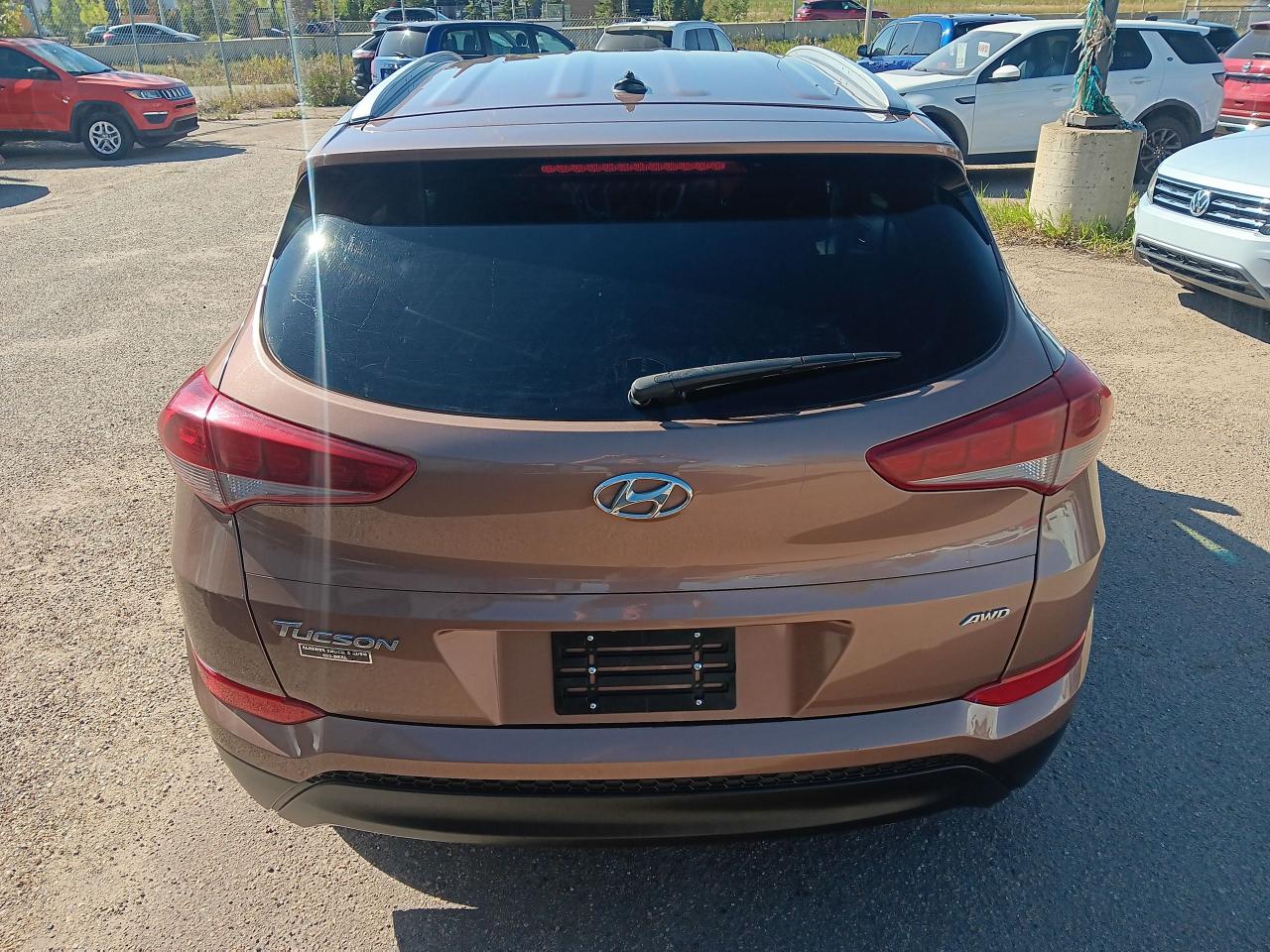 2016 Hyundai Tucson Premium AWD, Htd Seats, BU Cam - Photo #6