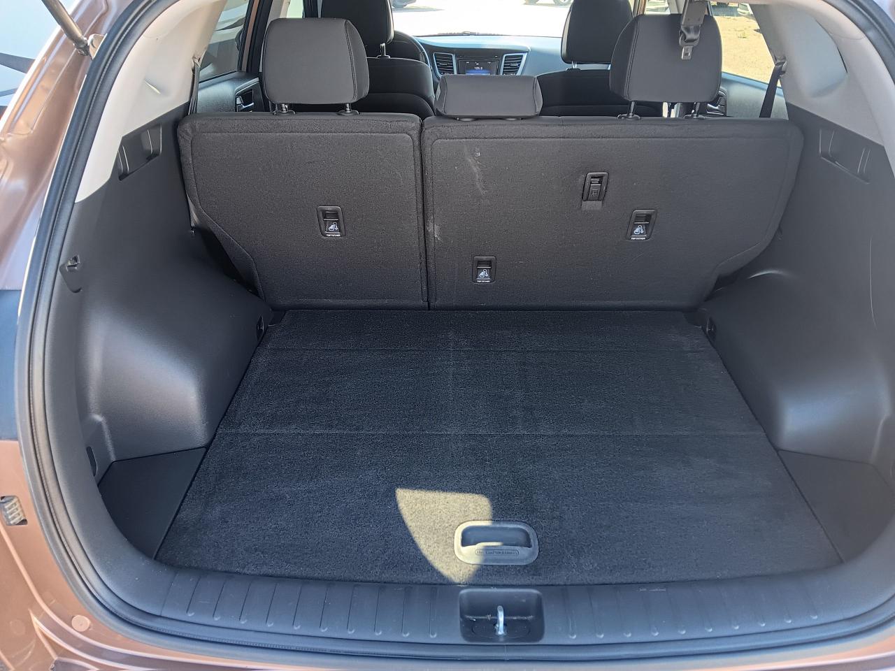 2016 Hyundai Tucson Premium AWD, Htd Seats, BU Cam - Photo #8