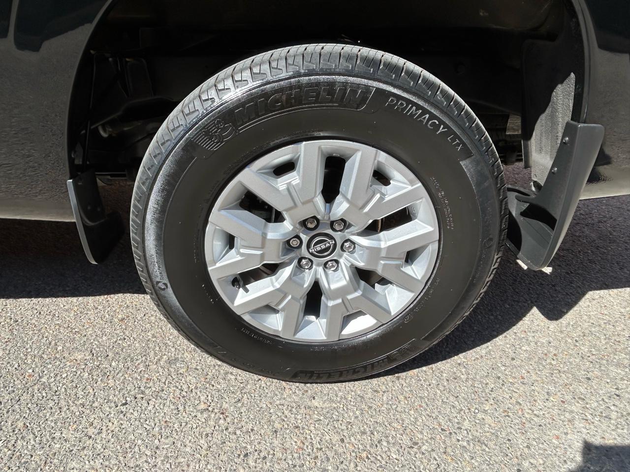 2022 Nissan Frontier SV - Photo #8