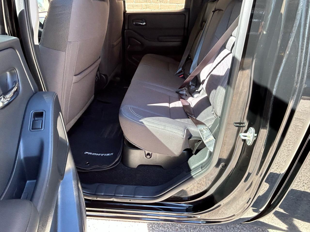 2022 Nissan Frontier SV - Photo #14