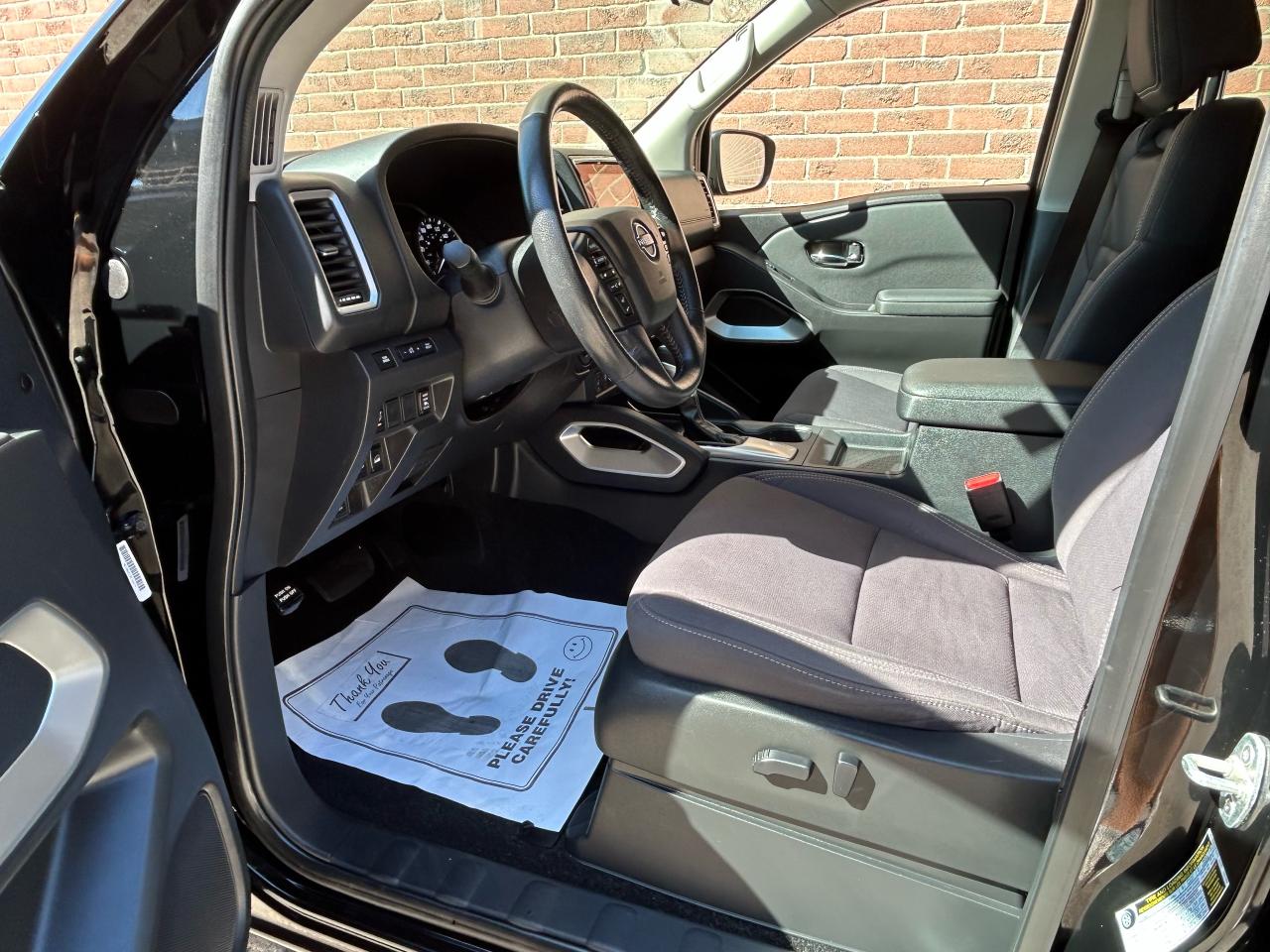 2022 Nissan Frontier SV - Photo #15