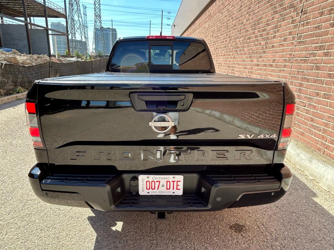 2022 Nissan Frontier SV 4X4 Photo4