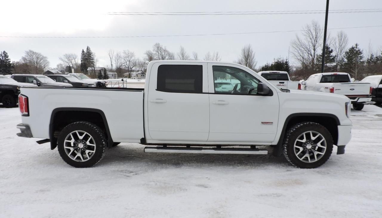 2017 GMC Sierra 1500 SLT 5.3L 4X4 Leather 6 1/2-Foot Box Only 116000 KM Photo3