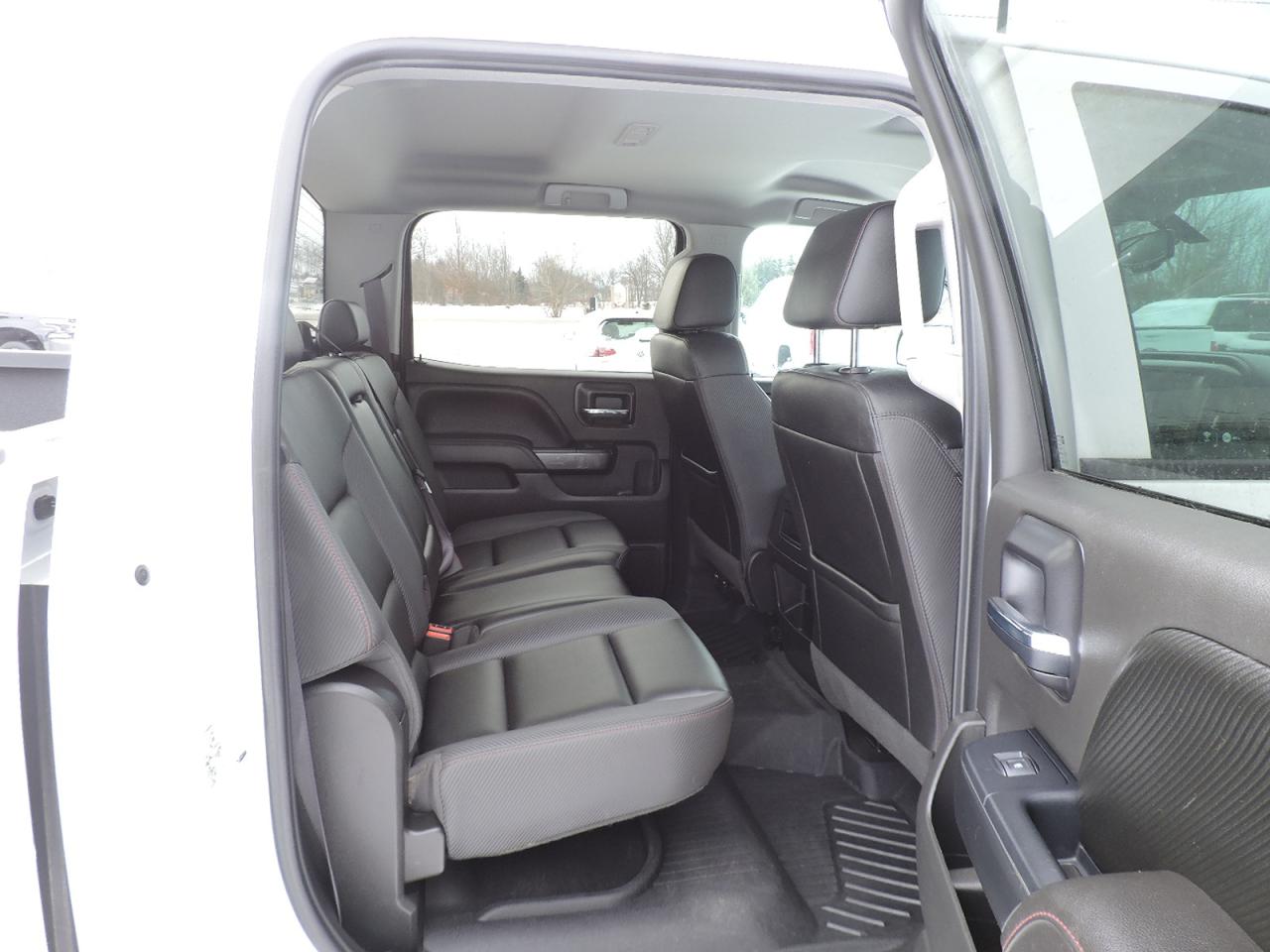 2017 GMC Sierra 1500 SLT 5.3L 4X4 Leather 6 1/2-Foot Box Only 116000 KM Photo