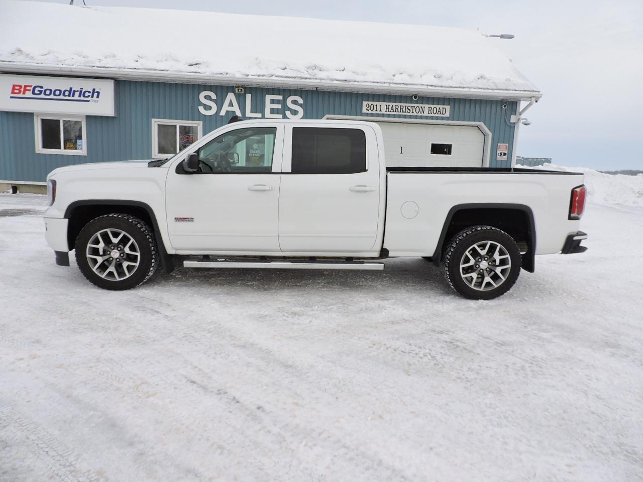 2017 GMC Sierra 1500 SLT 5.3L 4X4 Leather 6 1/2-Foot Box Only 116000 KM Photo