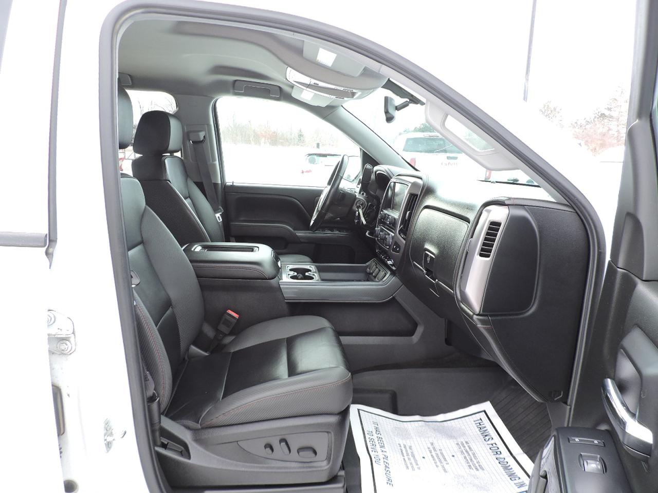 2017 GMC Sierra 1500 SLT 5.3L 4X4 Leather 6 1/2-Foot Box Only 116000 KM Photo