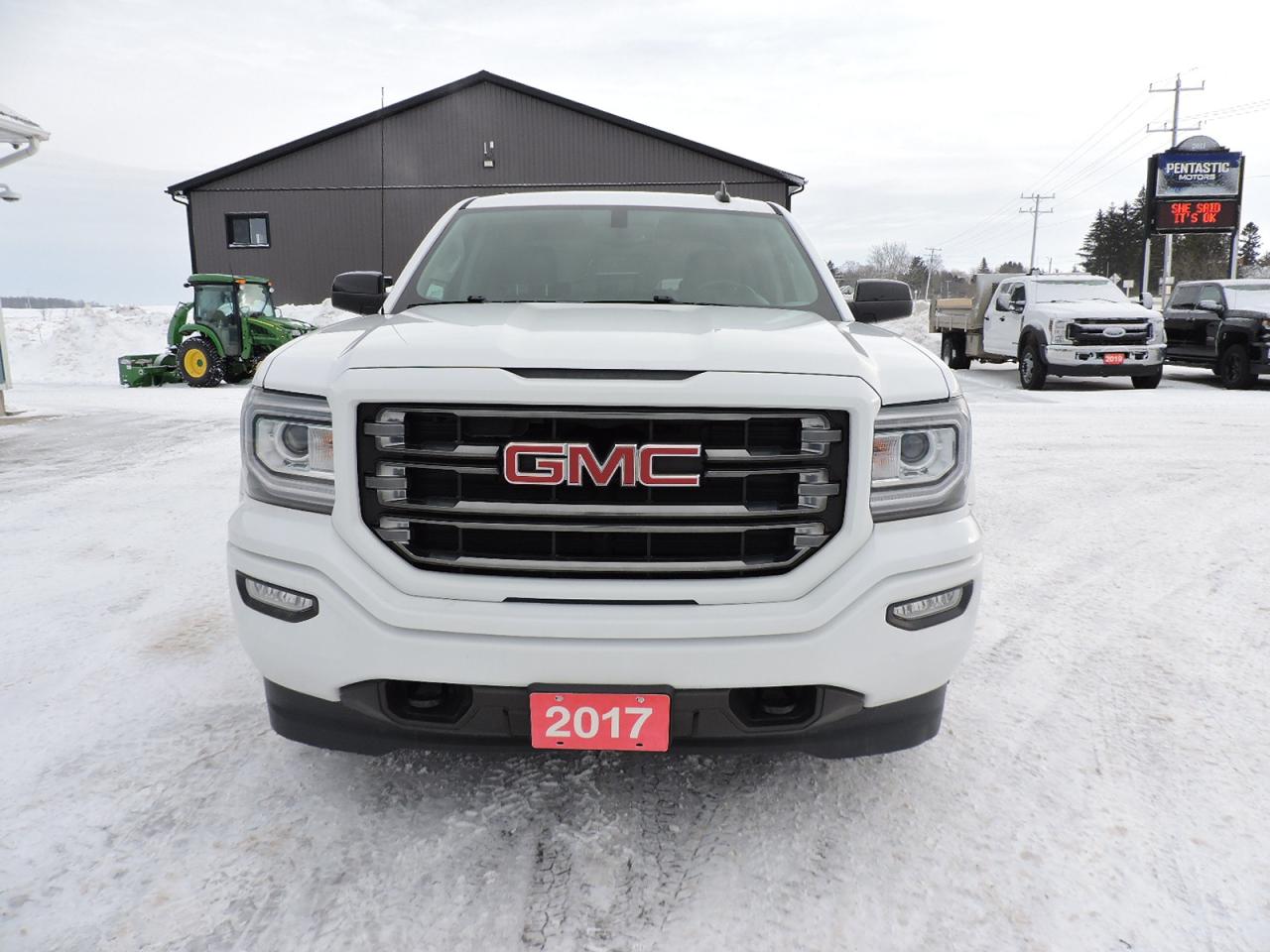 2017 GMC Sierra 1500 SLT 5.3L 4X4 Leather 6 1/2-Foot Box Only 116000 KM Photo