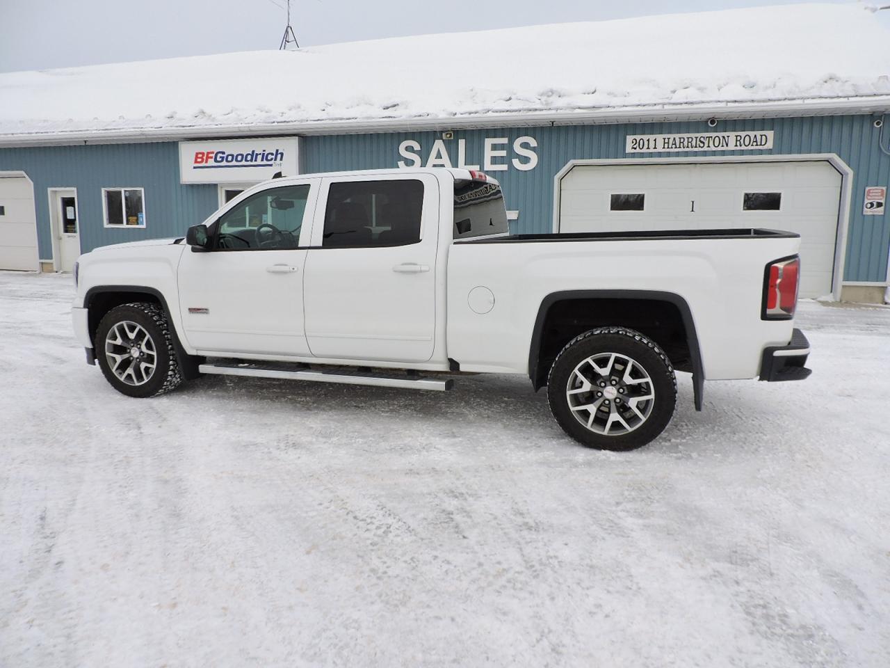 2017 GMC Sierra 1500 SLT 5.3L 4X4 Leather 6 1/2-Foot Box Only 116000 KM Photo