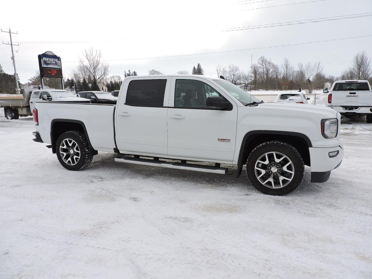 2017 GMC Sierra 1500 SLT 5.3L 4X4 Leather 6 1/2-Foot Box Only 116000 KM Photo