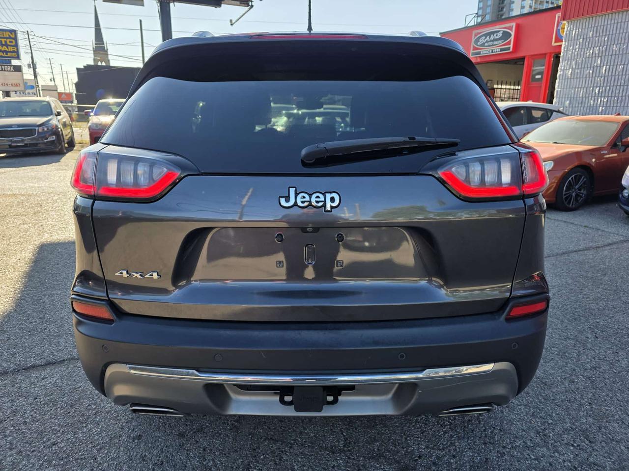 2019 Jeep Cherokee Limited 4X4 Photo