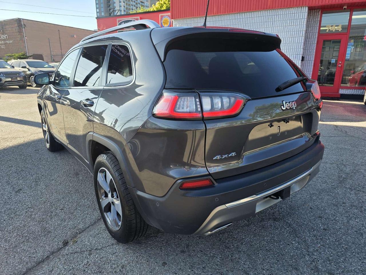 2019 Jeep Cherokee Limited 4X4 Photo3