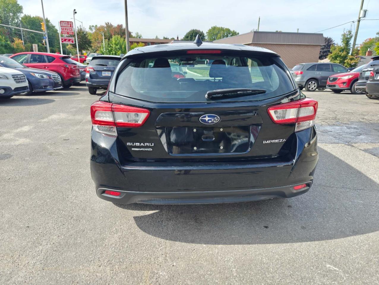2018 Subaru Impreza 2.0i Touring 5-door Manual Photo3