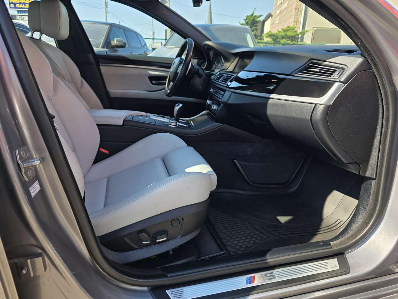 2013 BMW M5  Photo