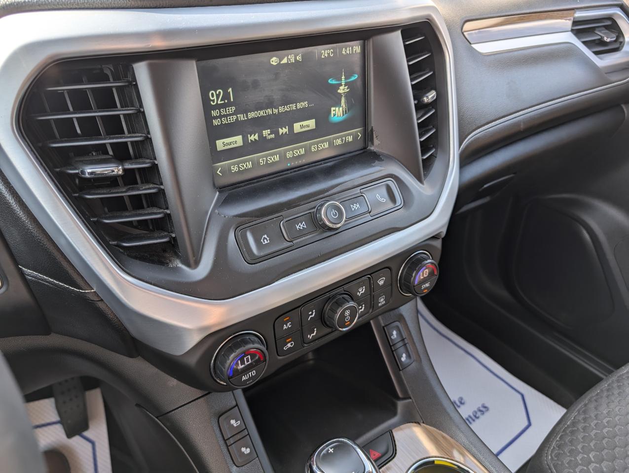 2017 GMC Acadia SLE | NO ACCIDENTS | HEATED SEATS - Photo #13