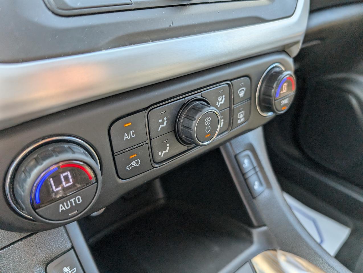 2017 GMC Acadia SLE | NO ACCIDENTS | HEATED SEATS - Photo #14