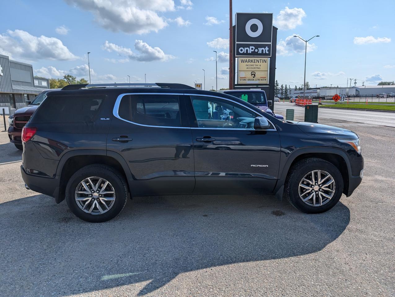2017 GMC Acadia SLE | NO ACCIDENTS | HEATED SEATS - Photo #3