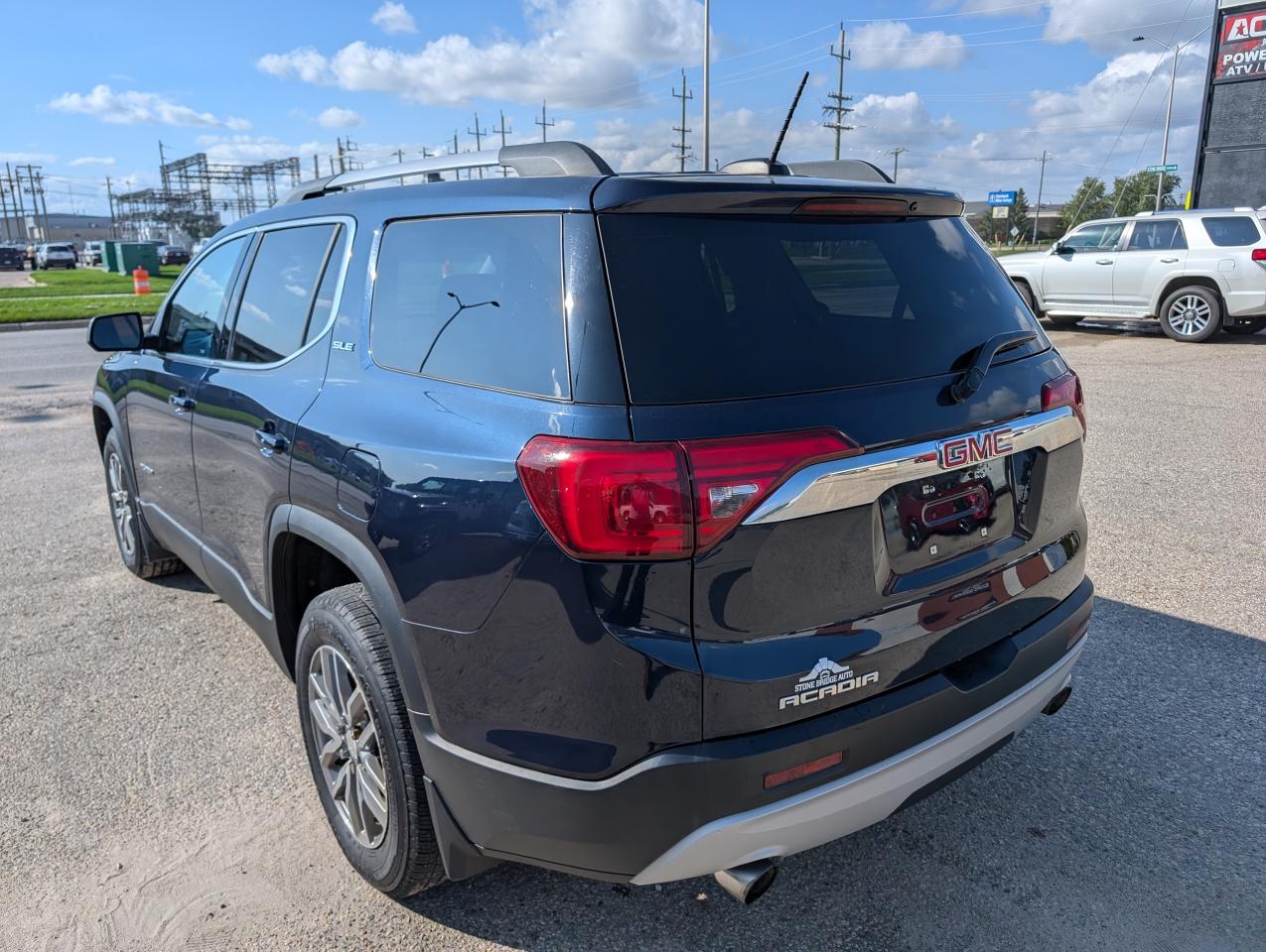 2017 GMC Acadia SLE | NO ACCIDENTS | HEATED SEATS - Photo #5