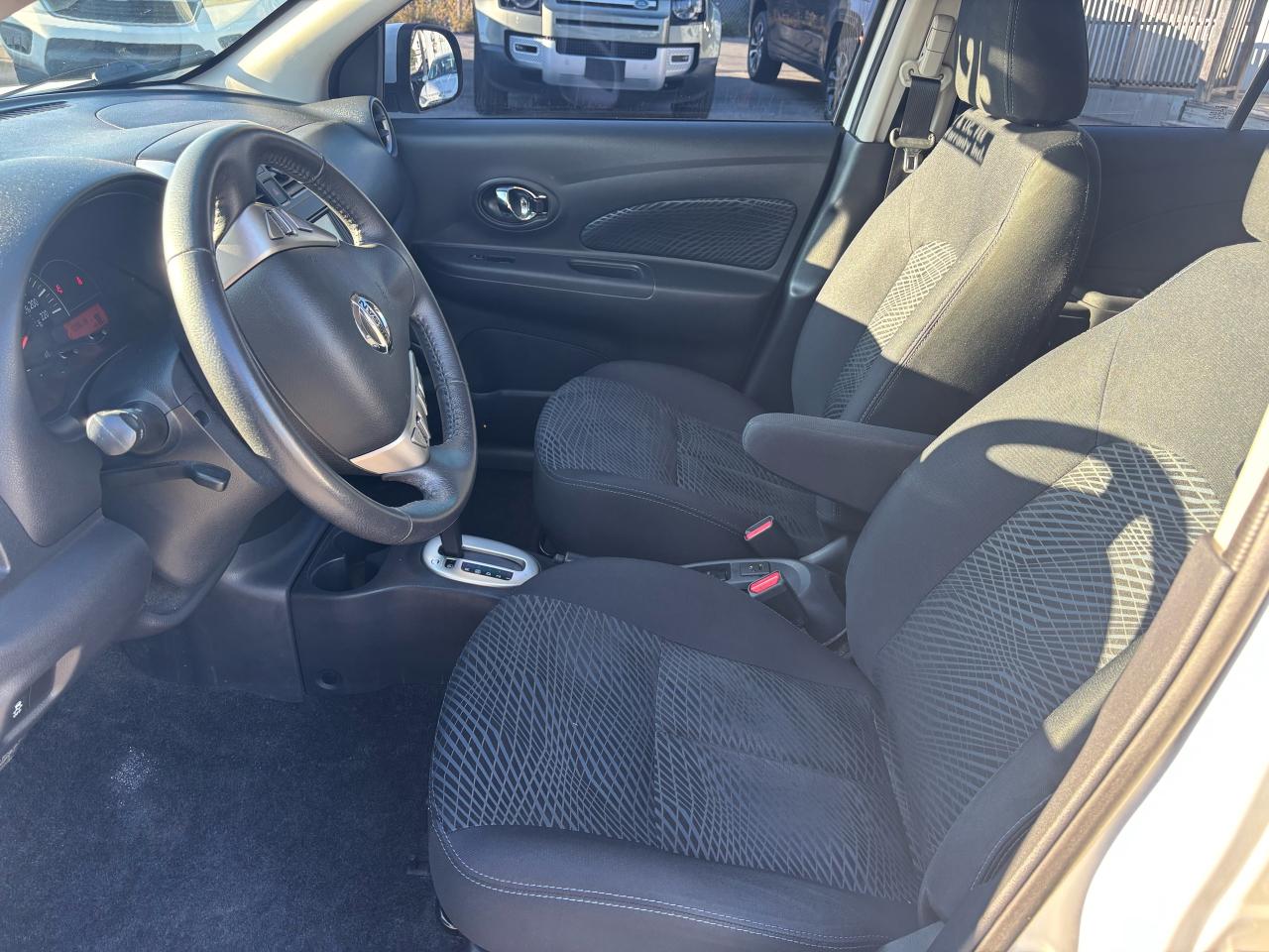 2019 Nissan Micra SR, Auto, Air, Back-Up-Camera, Alloy Wheels - Photo #16