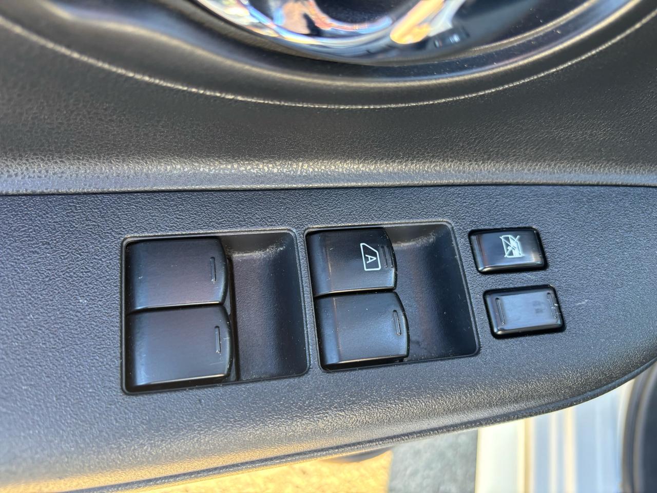2019 Nissan Micra SR, Auto, Air, Back-Up-Camera, Alloy Wheels - Photo #15