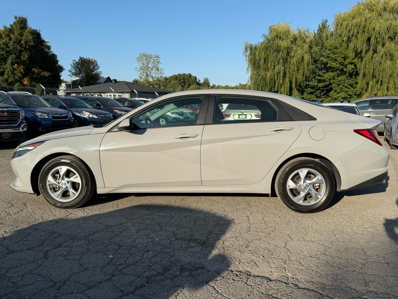 2022 Hyundai Elantra Essential - Photo #2