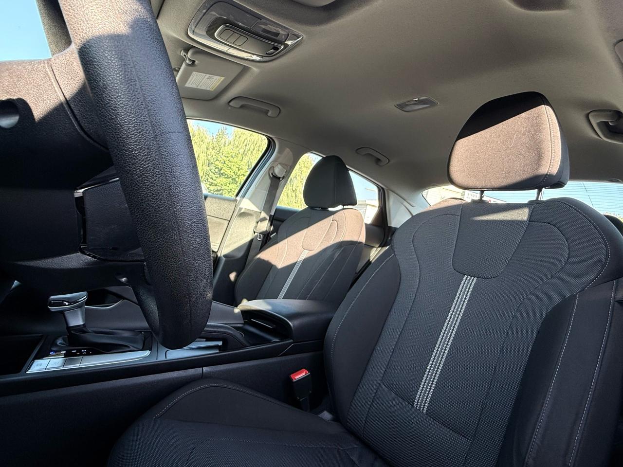 2022 Hyundai Elantra Essential - Photo #10