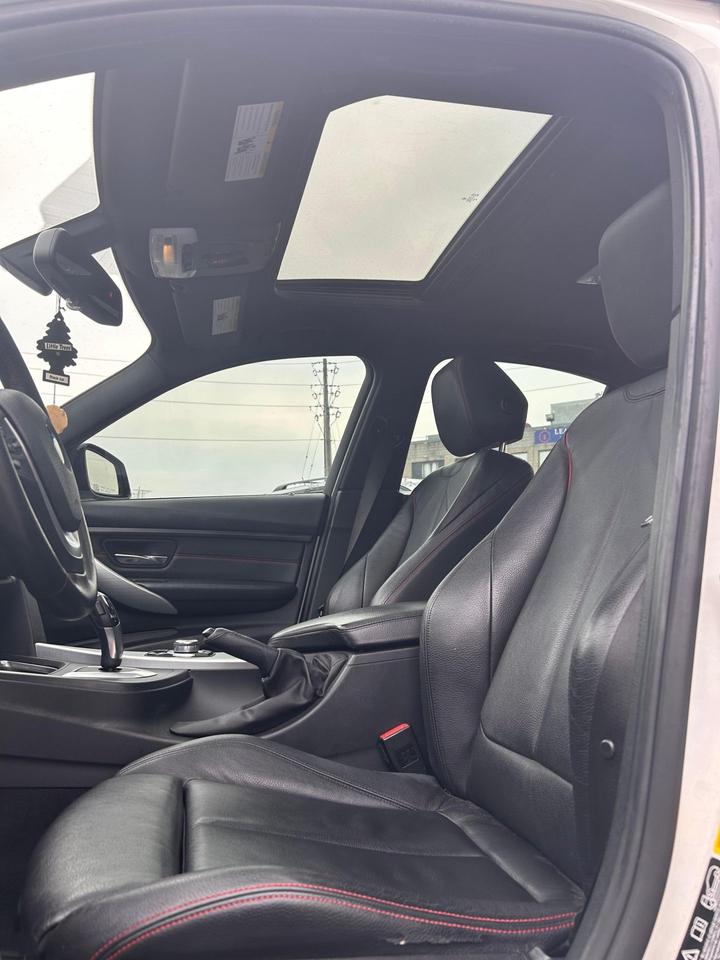 2013 BMW 3 Series 328i xDrive Photo