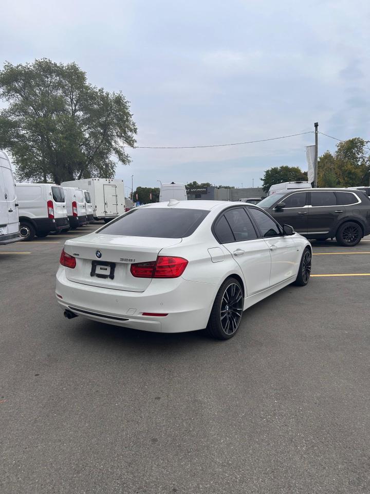 2013 BMW 3 Series 328i xDrive - Photo #4