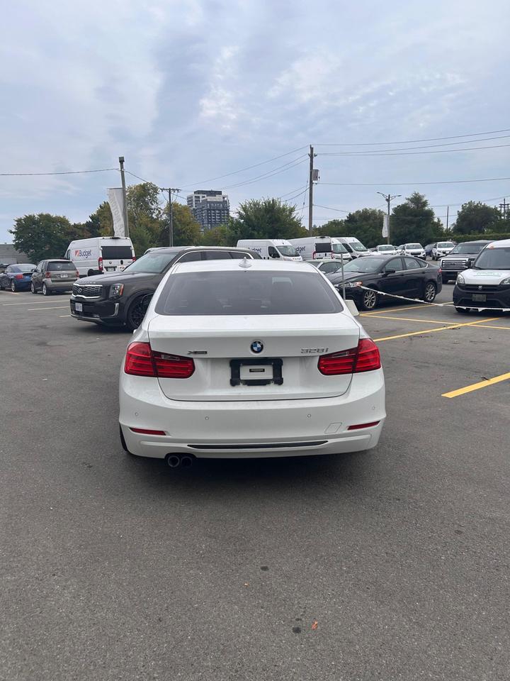 2013 BMW 3 Series 328i xDrive Photo