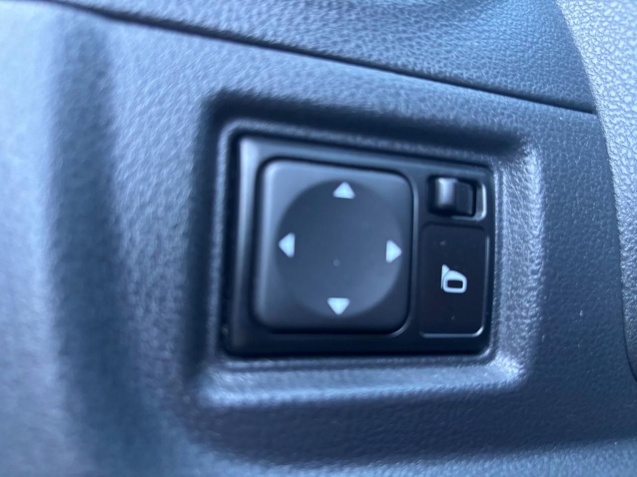 2019 Nissan Micra SR, Auto, Air, Back-Up-Camera, Alloy Wheels