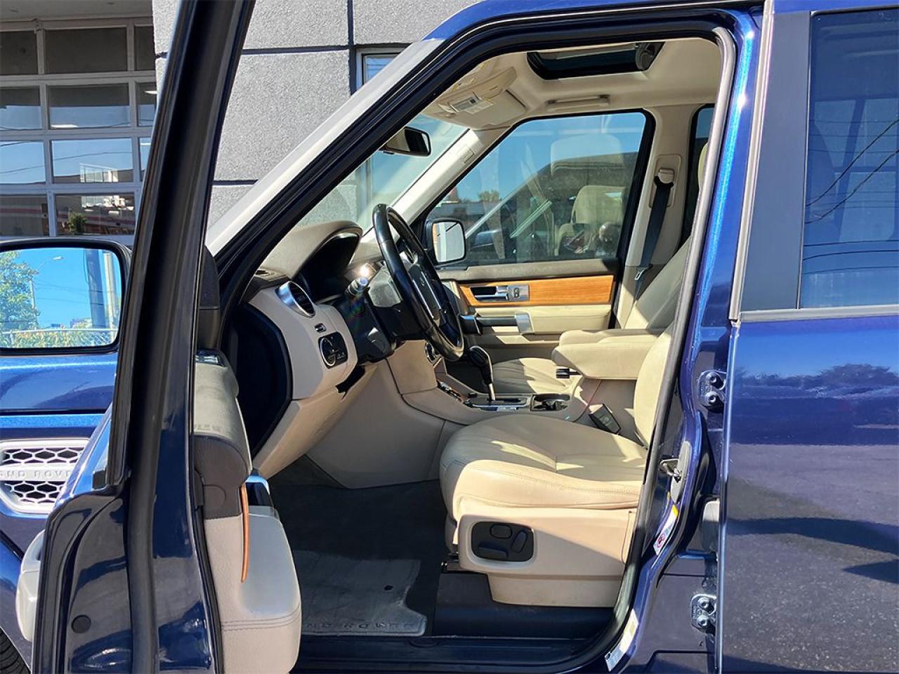 2012 Land Rover LR4 HSE | NAVI | HARMAN KARDON | 19in ALLOYS | 7 SEATS - Photo #8