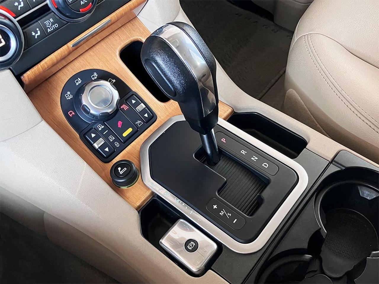 2012 Land Rover LR4 HSE | NAVI | HARMAN KARDON | 19in ALLOYS | 7 SEATS - Photo #15