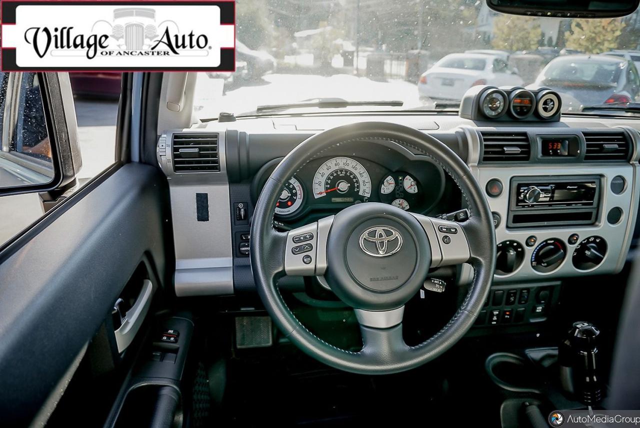 2014 Toyota FJ Cruiser Trails Team Edition