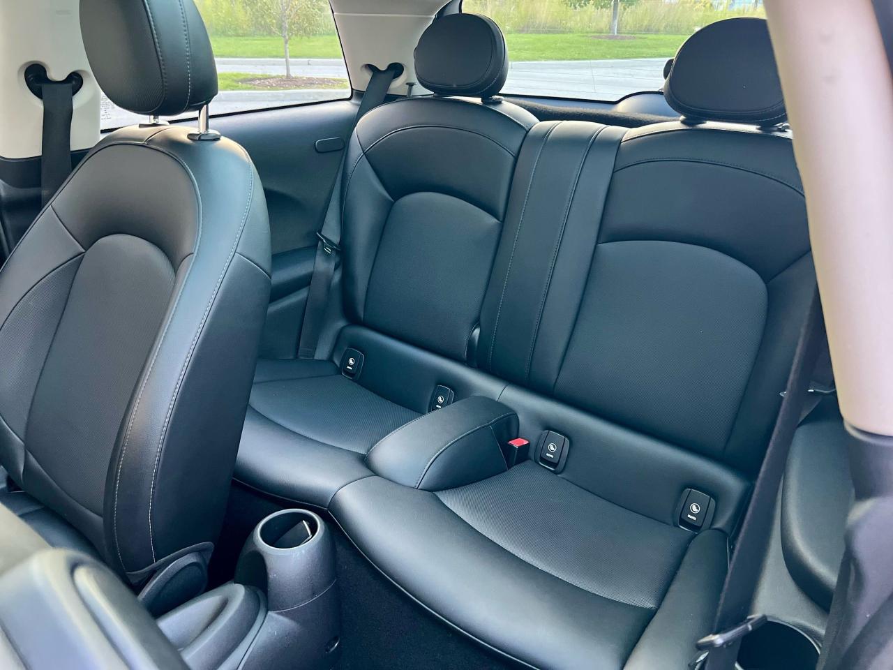 2016 MINI Cooper Base - Photo #12