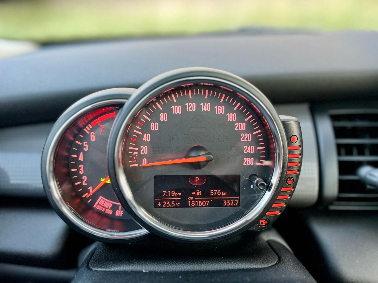2016 MINI Cooper Base - Photo #15