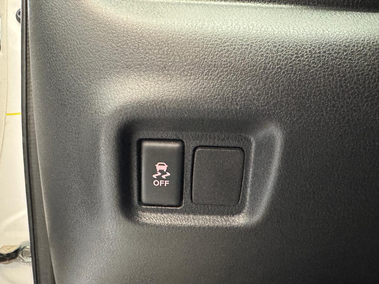 2017 Nissan Micra SV+A/C+Automatic+Cruise Control Photo