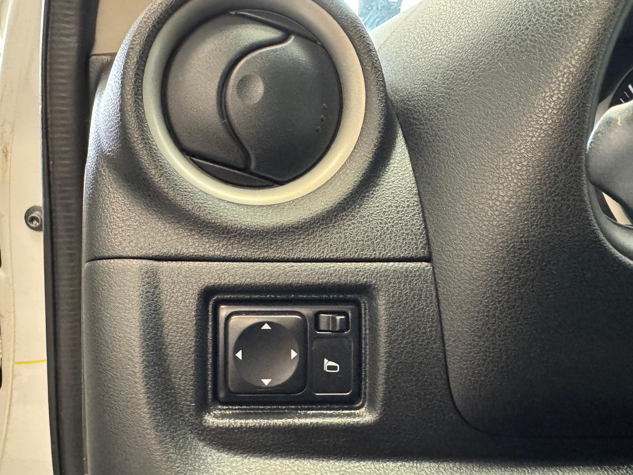 2017 Nissan Micra SV+A/C+Automatic+Cruise Control Photo