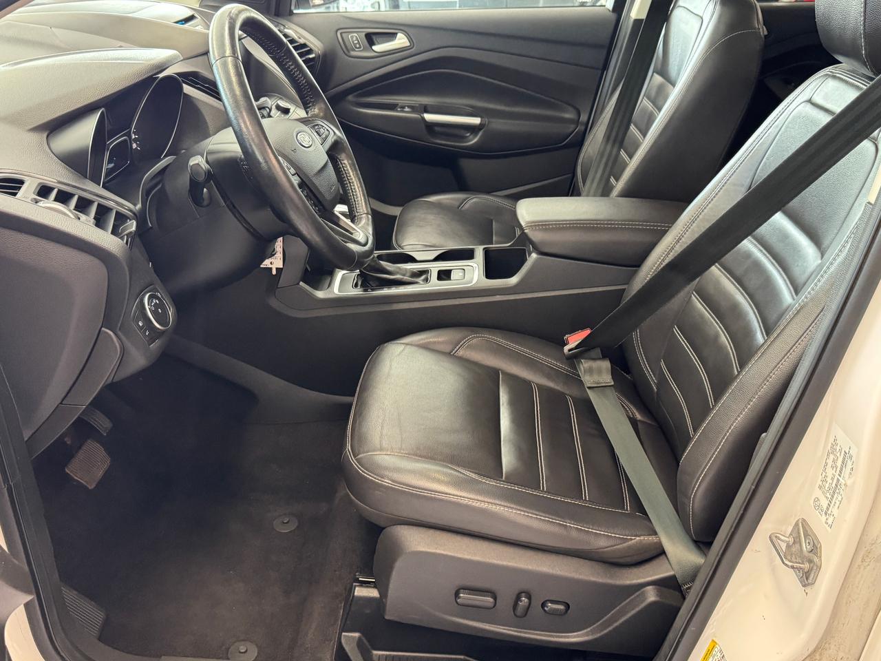 2018 Ford Escape SEL 4WD+Leather+Roof+ApplePlay+GPS+CLEAN CARFAX Photo