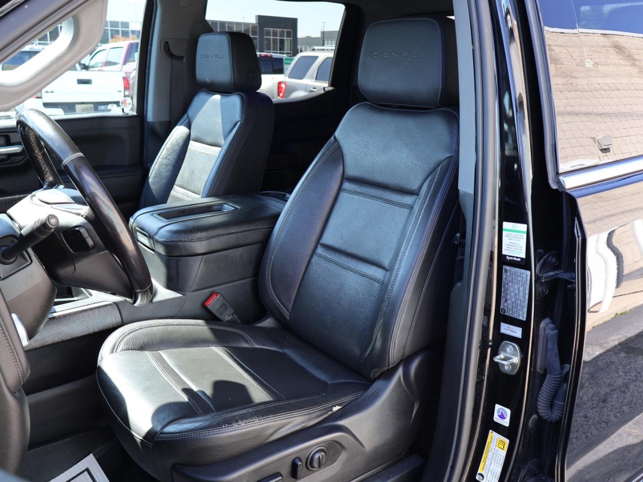 2019 GMC Sierra 1500 V8 DENALI 4WD CERTIFIED CAMERA NAV BLUETOOTH LEATHER HEATED SEATS CRUISE ALLOYS - Photo #14
