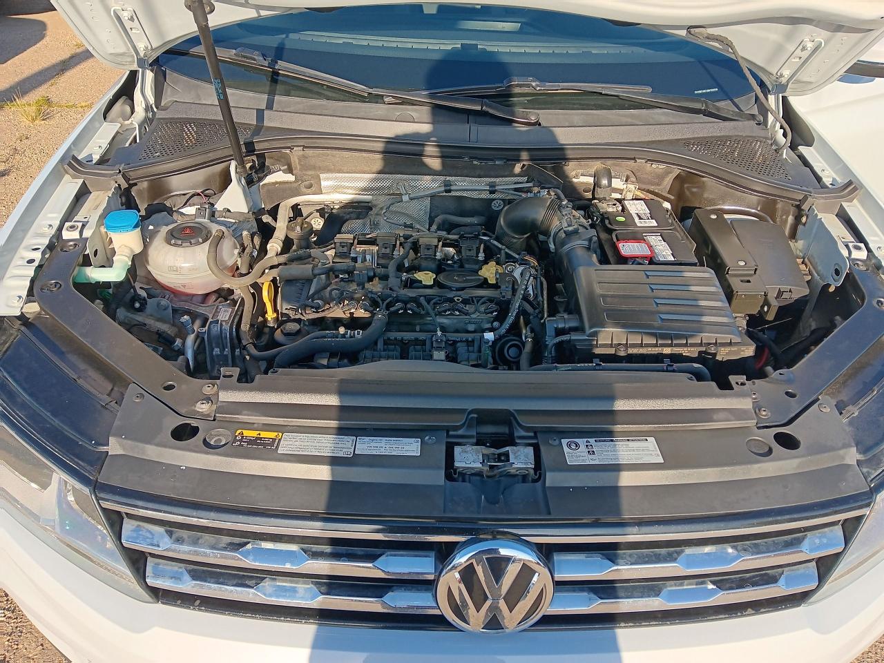 2018 Volkswagen Tiguan Trendline, AWD, Heated Seats, BU Cam - Photo #5