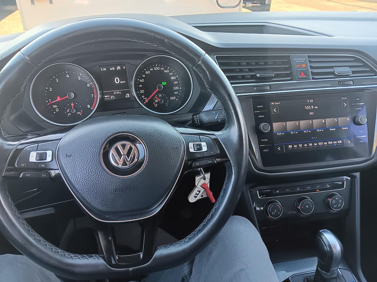 2018 Volkswagen Tiguan Trendline, AWD, Heated Seats, BU Cam - Photo #13