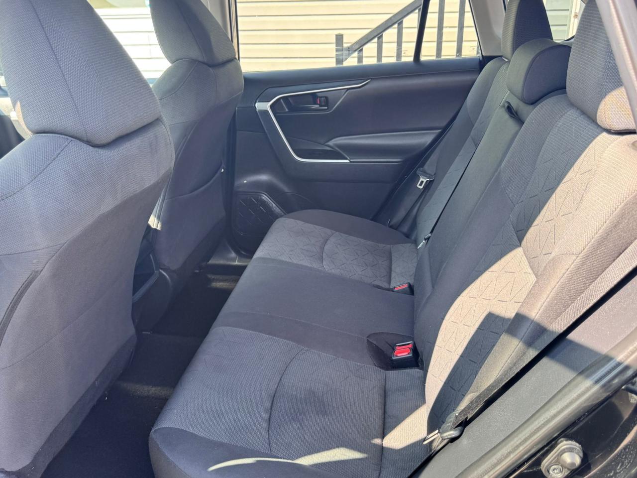 2021 Toyota RAV4 LE - Photo #10