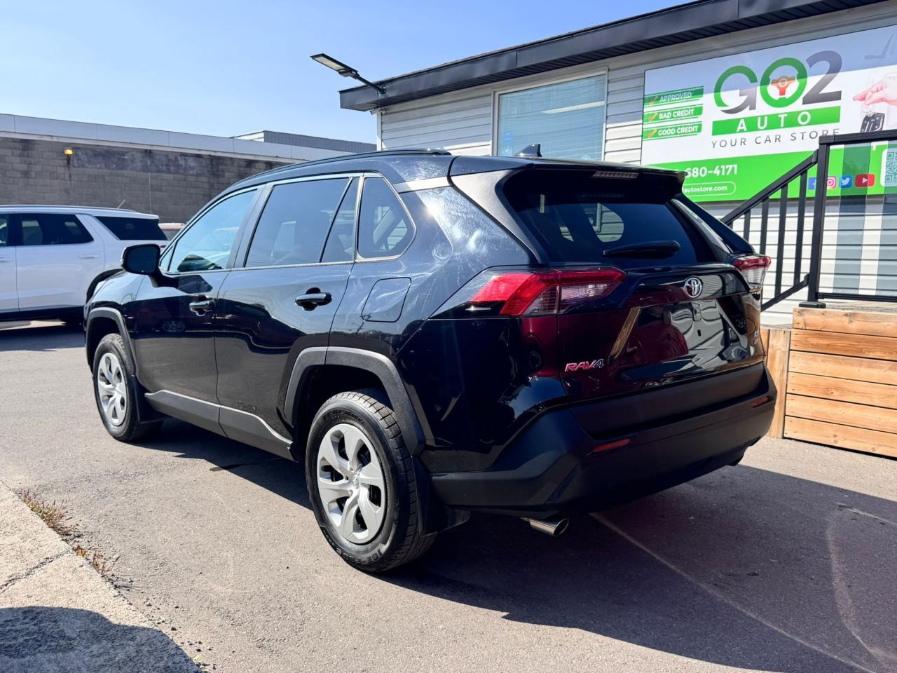 2021 Toyota RAV4 LE - Photo #5