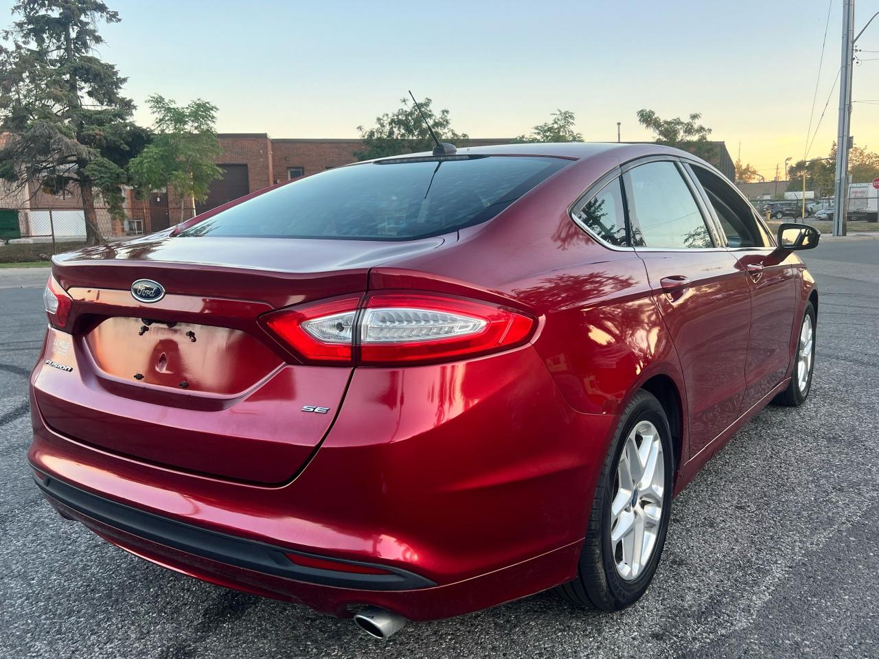 2013 Ford Fusion SE - Photo #9